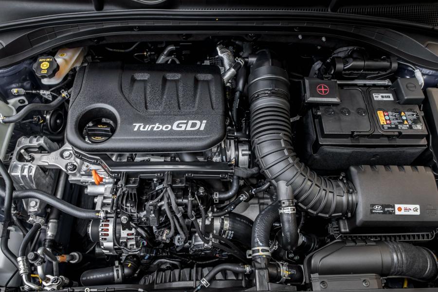 Моторный отсек Hyundai i30 Go! SE 2018 года  (UK) (фото 31 из 34)
